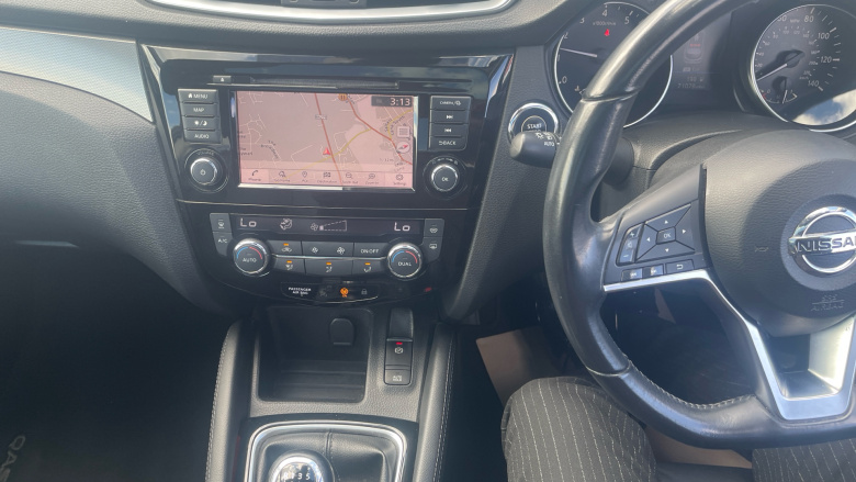 Nissan Qashqai 1.3 DiG-T Tekna 5dr Petrol Hatchback